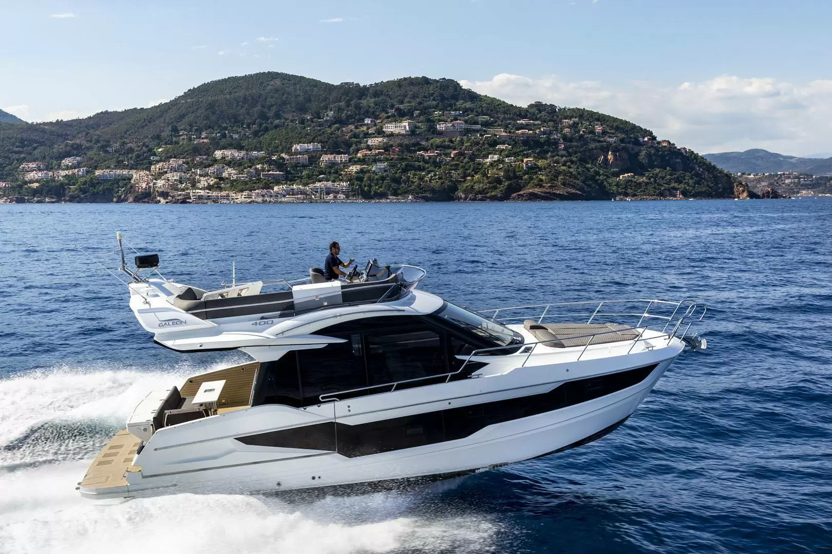 卡帝尔（Galeon）400 FLY