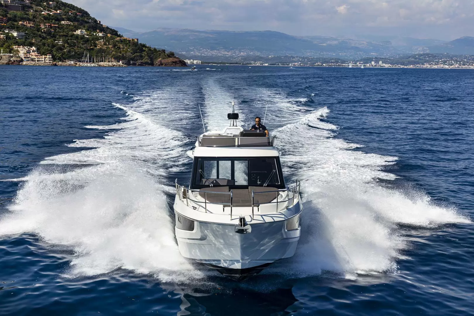 卡帝尔（Galeon）400 FLY