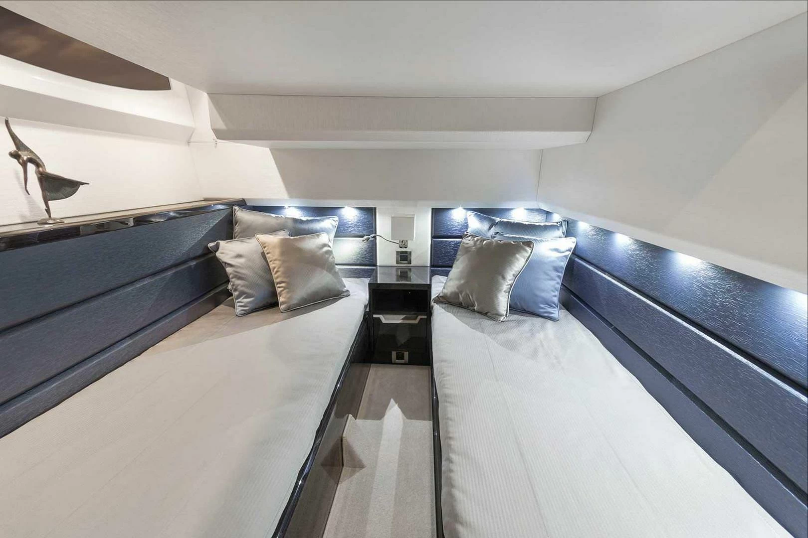 卡帝尔（Galeon）430 SKYDECK