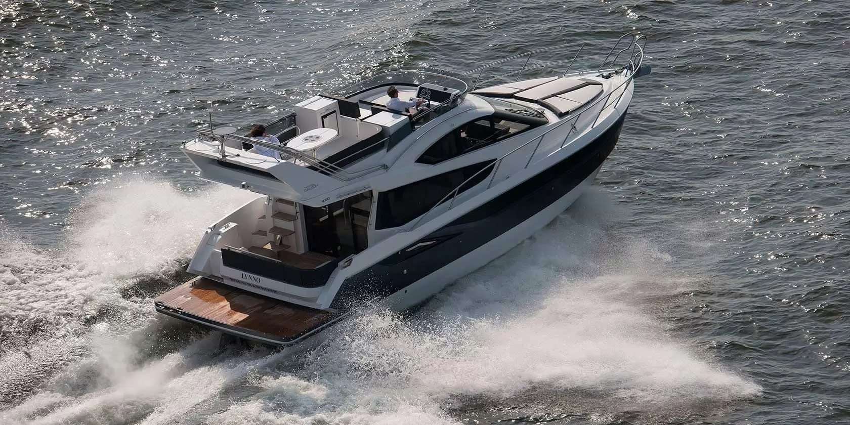 卡帝尔（Galeon）420 FLY	