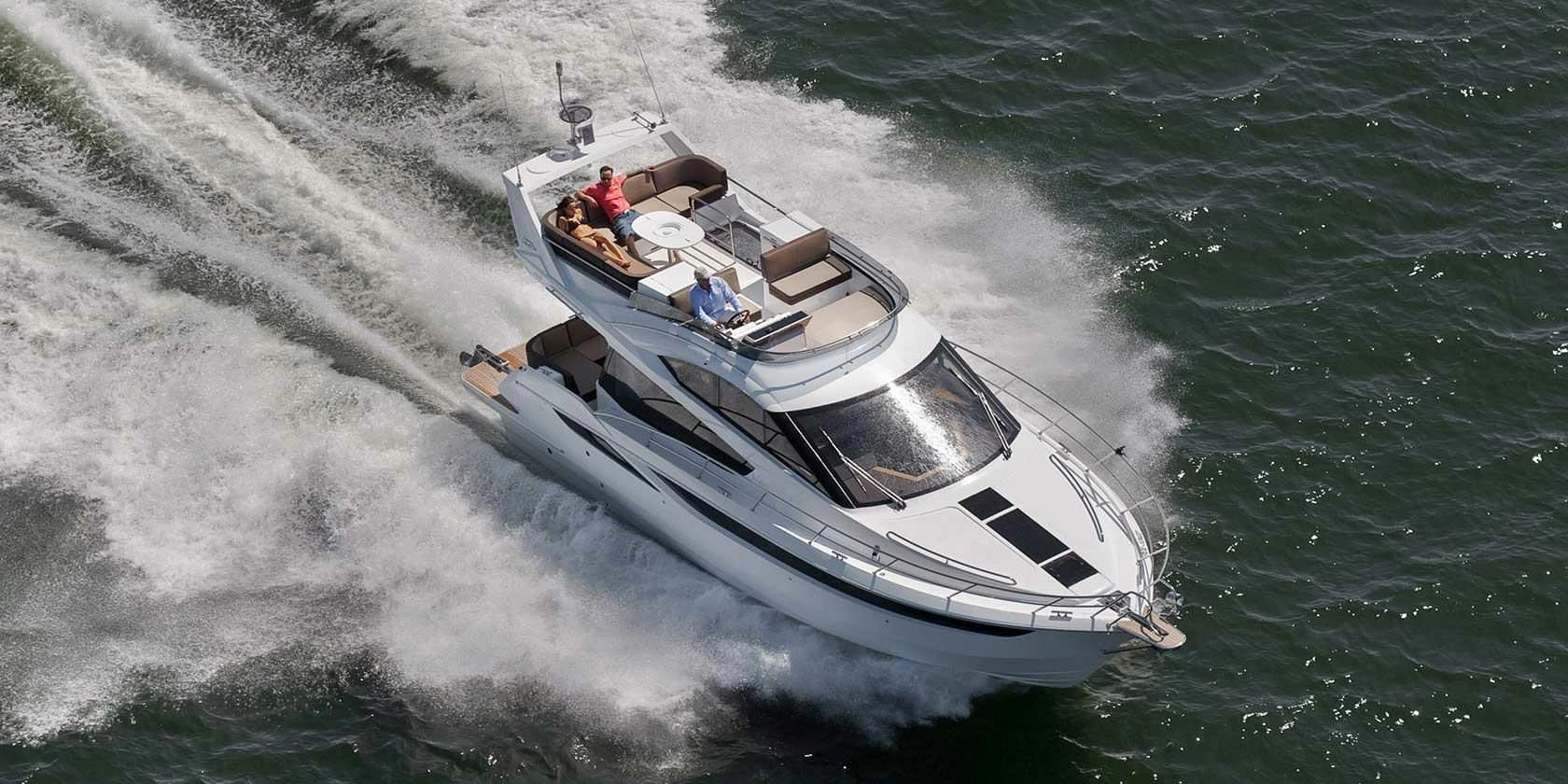 卡帝尔（Galeon）420 FLY	