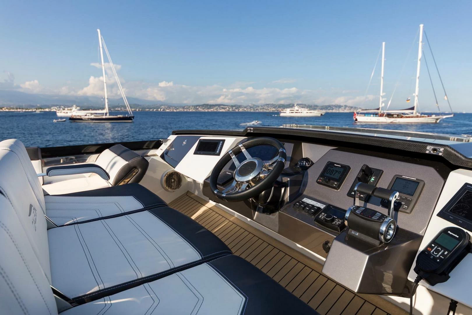 卡帝尔（Galeon）650 SKYDECK