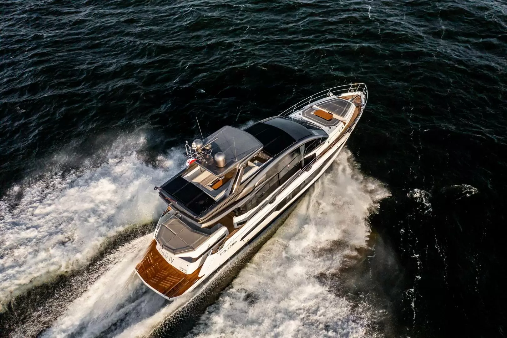 卡帝尔（Galeon）700 SKYDECK