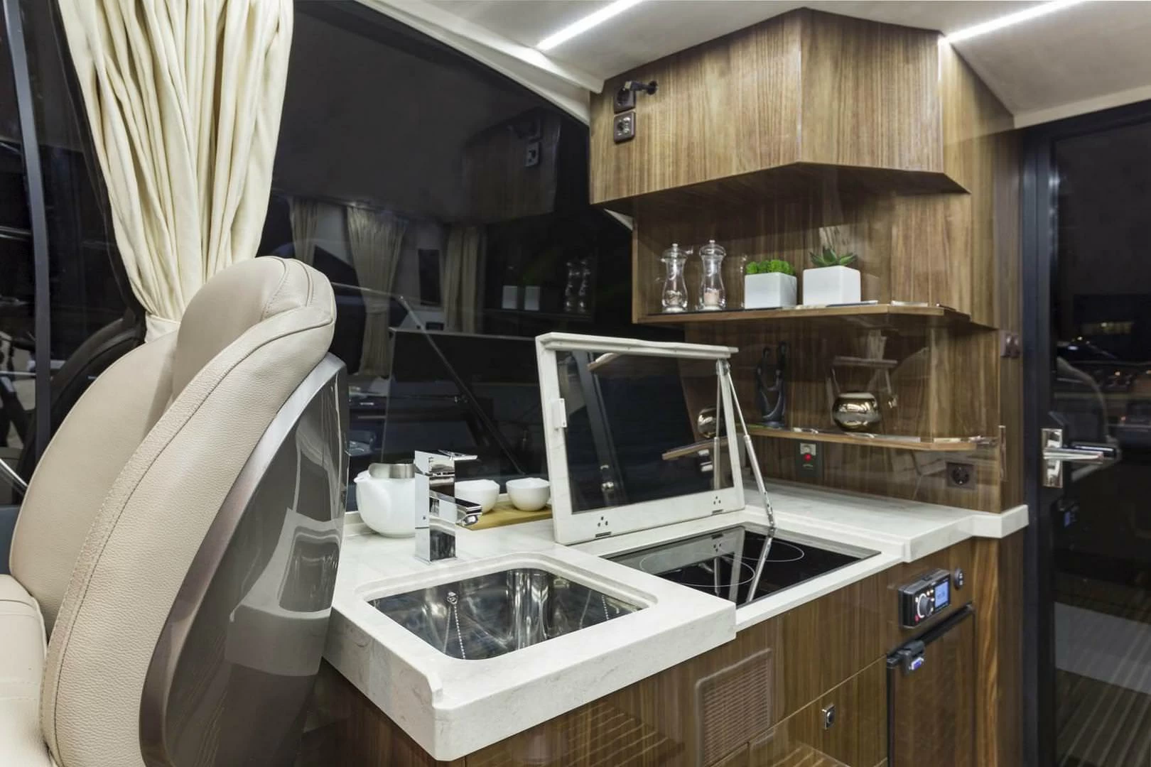 卡帝尔（Galeon）360 FLY