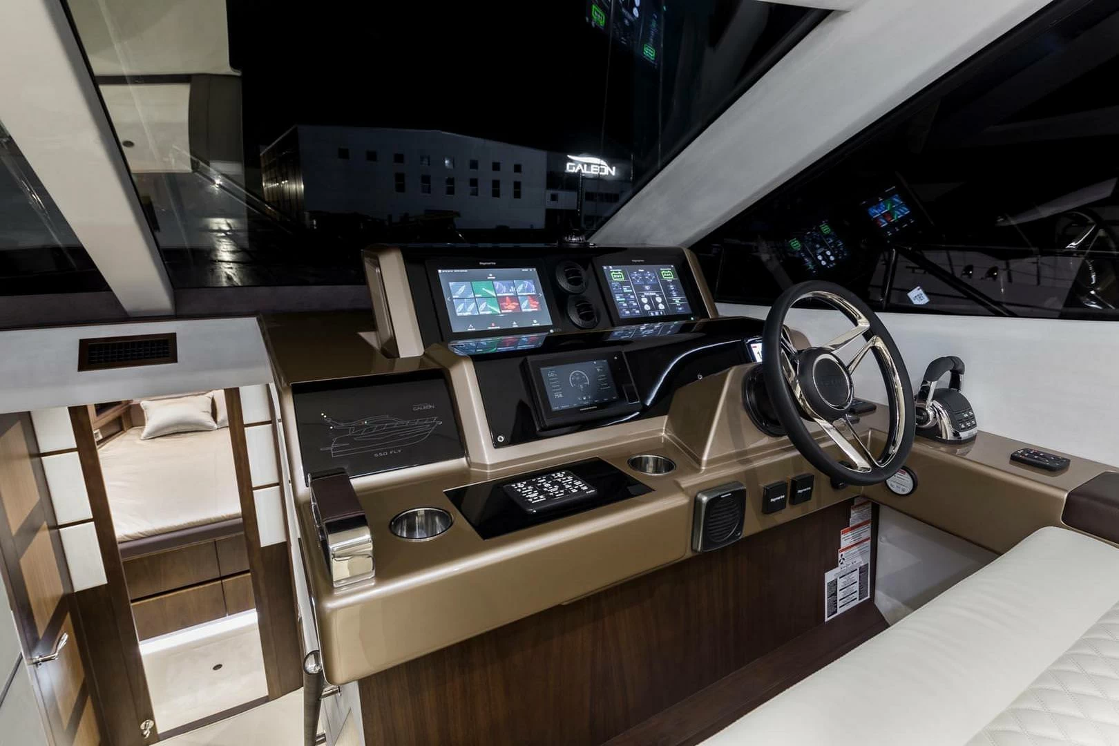 卡帝尔（Galeon）550 FLY