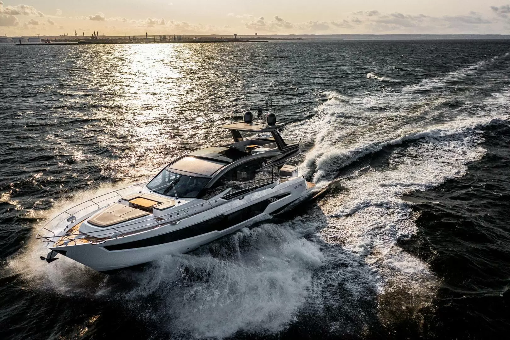 卡帝尔（Galeon）700 SKYDECK