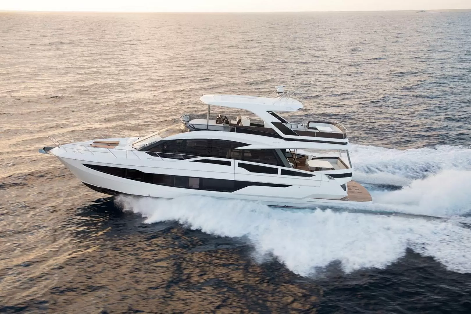 卡帝尔（Galeon）640 FLY