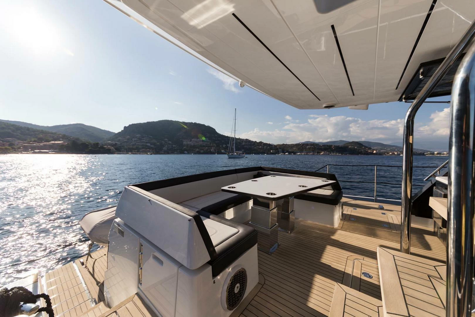 卡帝尔（Galeon）650 SKYDECK