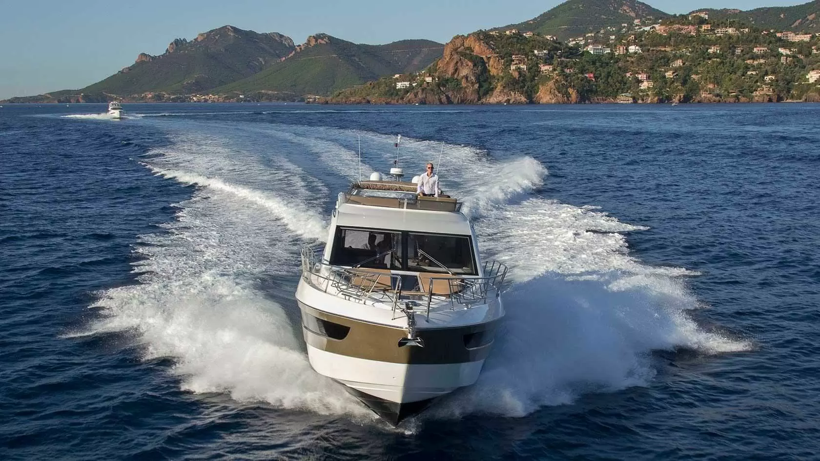 卡帝尔（Galeon）550 FLY