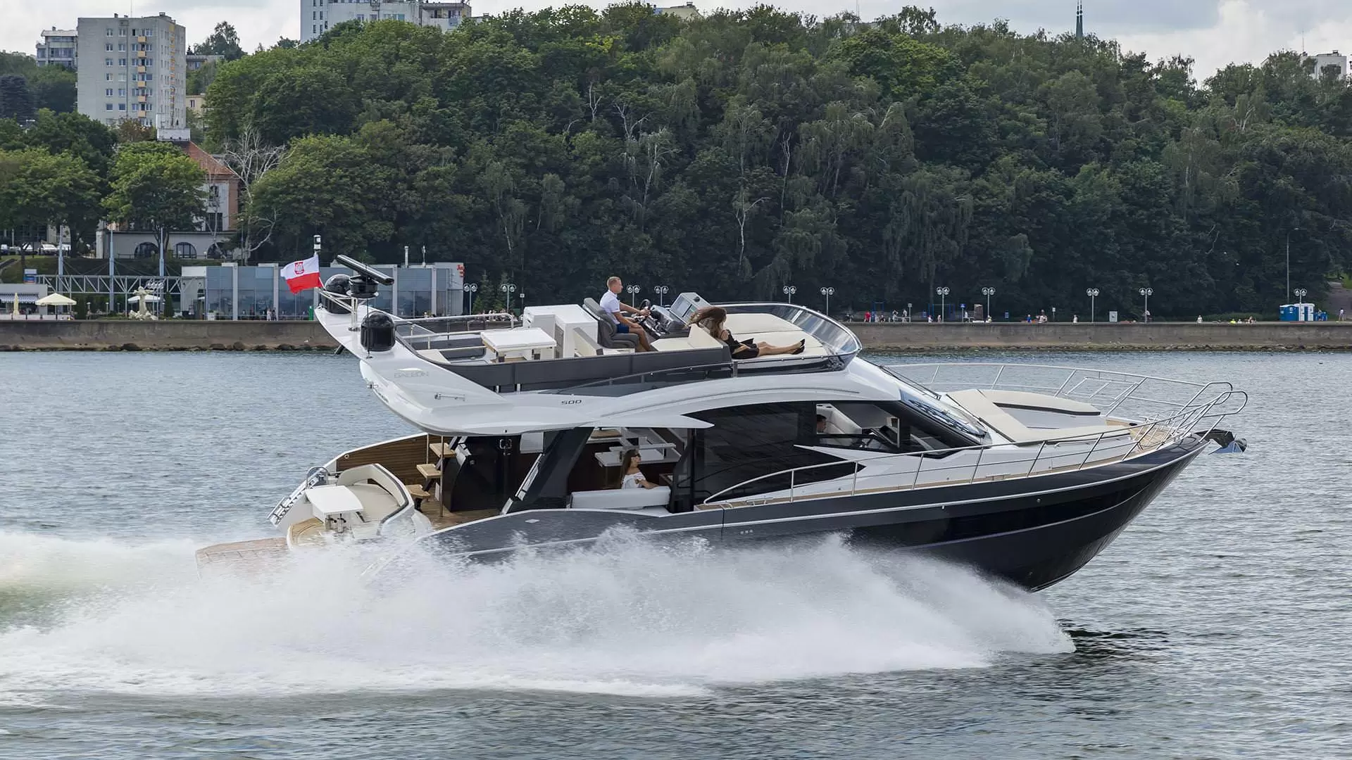 卡帝尔（Galeon）500 FLY