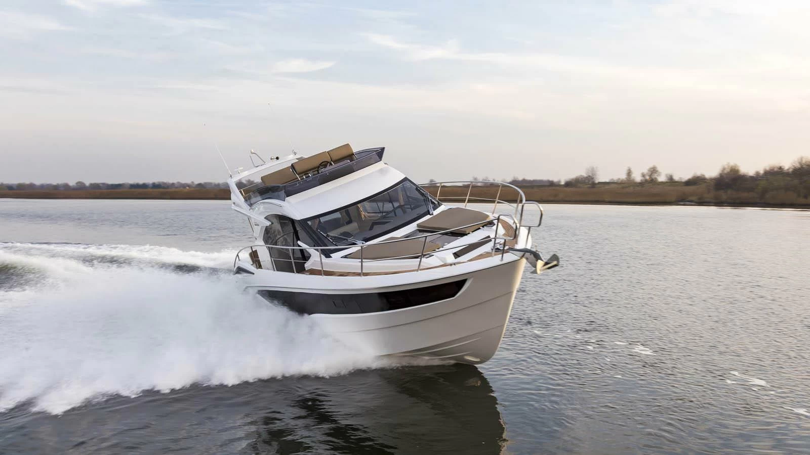 卡帝尔（Galeon）360 FLY