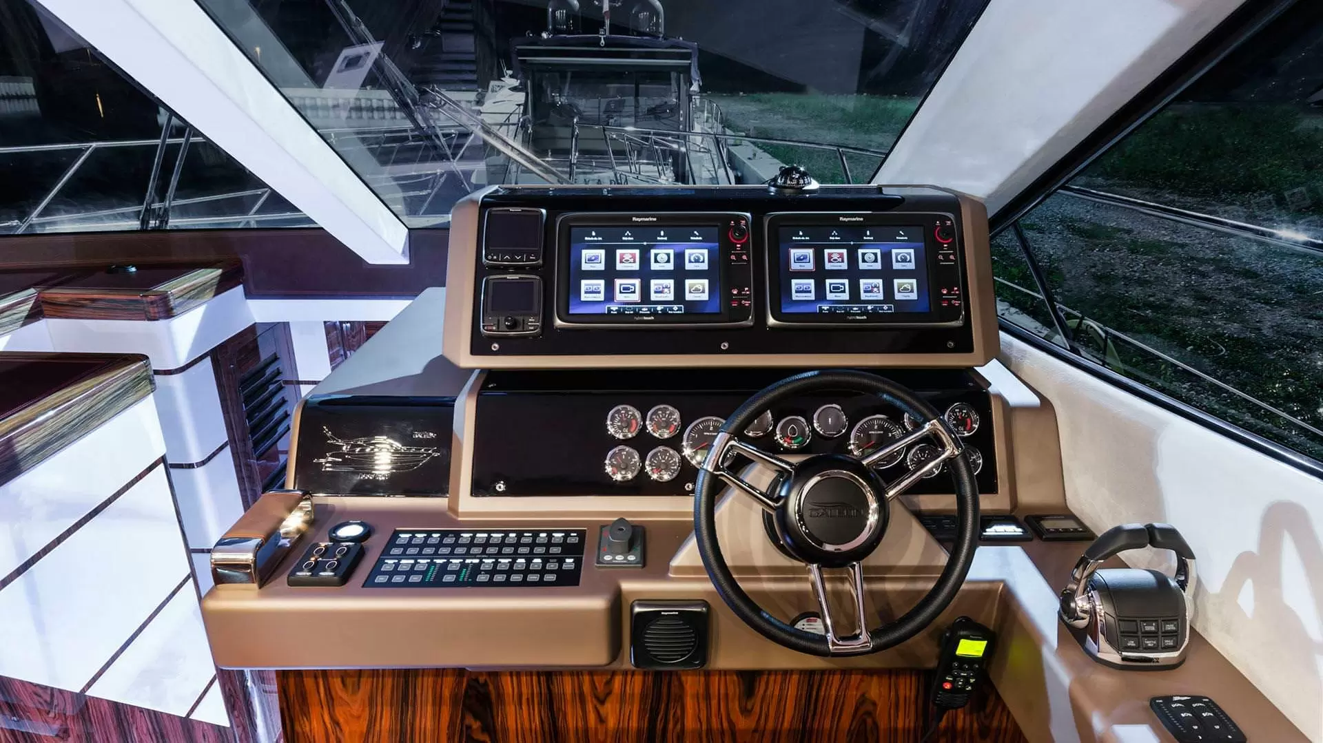 卡帝尔（Galeon）550 FLY