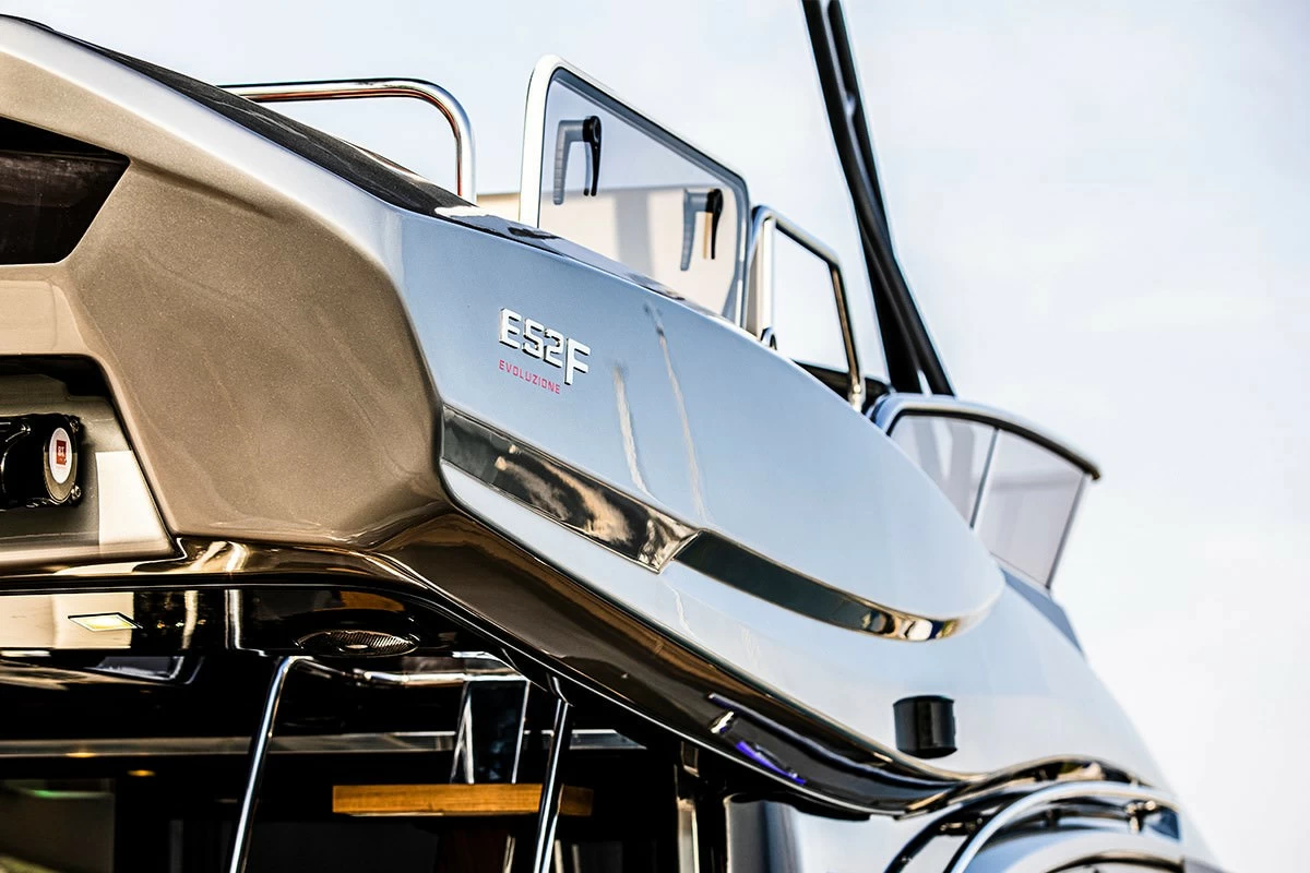卡兰奇（Cranchi）E52F Evoluzione