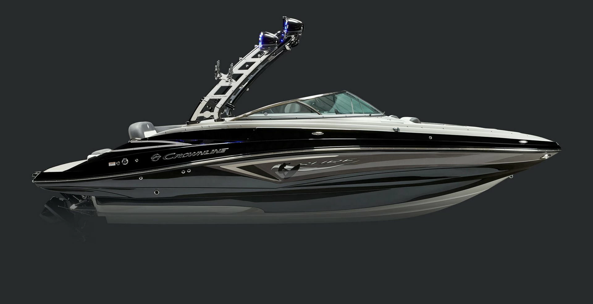 科罗娜（Crownline）E 255 SURF