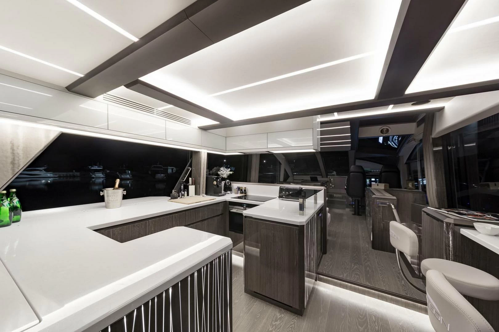 卡帝尔（Galeon）650 SKYDECK
