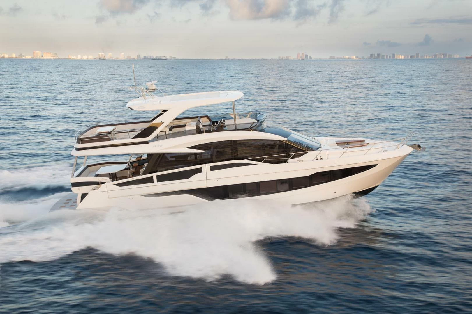 卡帝尔（Galeon）640 FLY