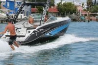 科罗娜（Crownline）265 SS SURF