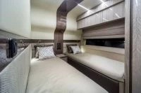 卡帝尔（Galeon）700 SKYDECK