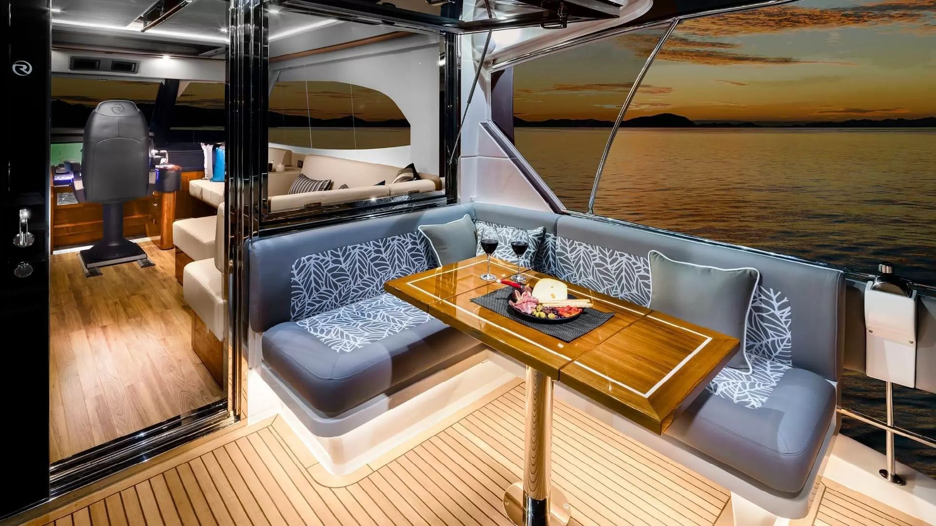 里维埃拉（Riviera）68 SPORTS MOTOR YACHT