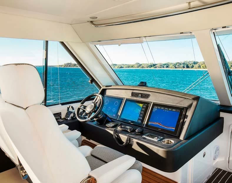 里维埃拉（Riviera）54 ENCLOSED FLYBRIDGE