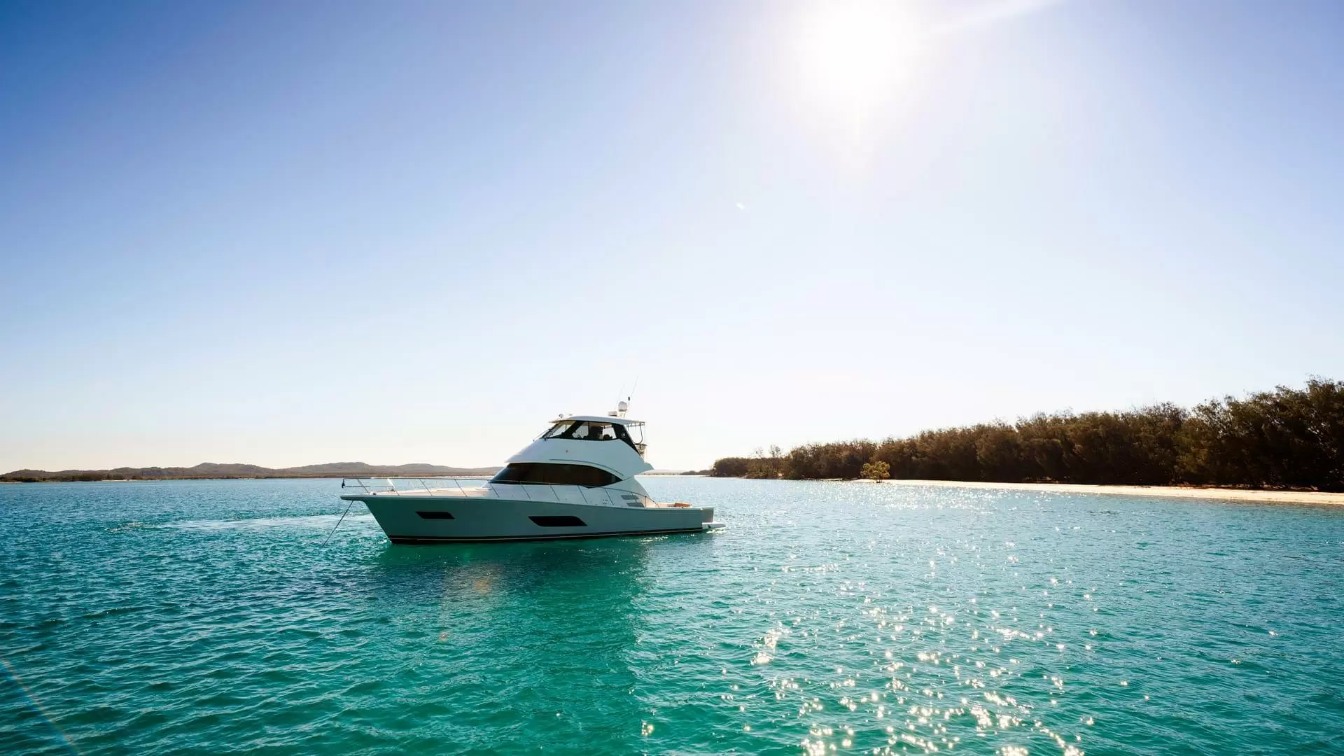 里维埃拉（Riviera）54 ENCLOSED FLYBRIDGE