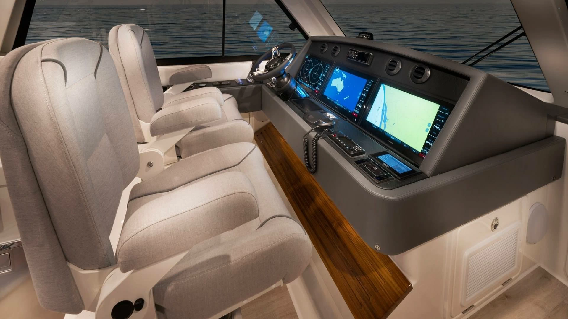 里维埃拉（Riviera）54 ENCLOSED FLYBRIDGE