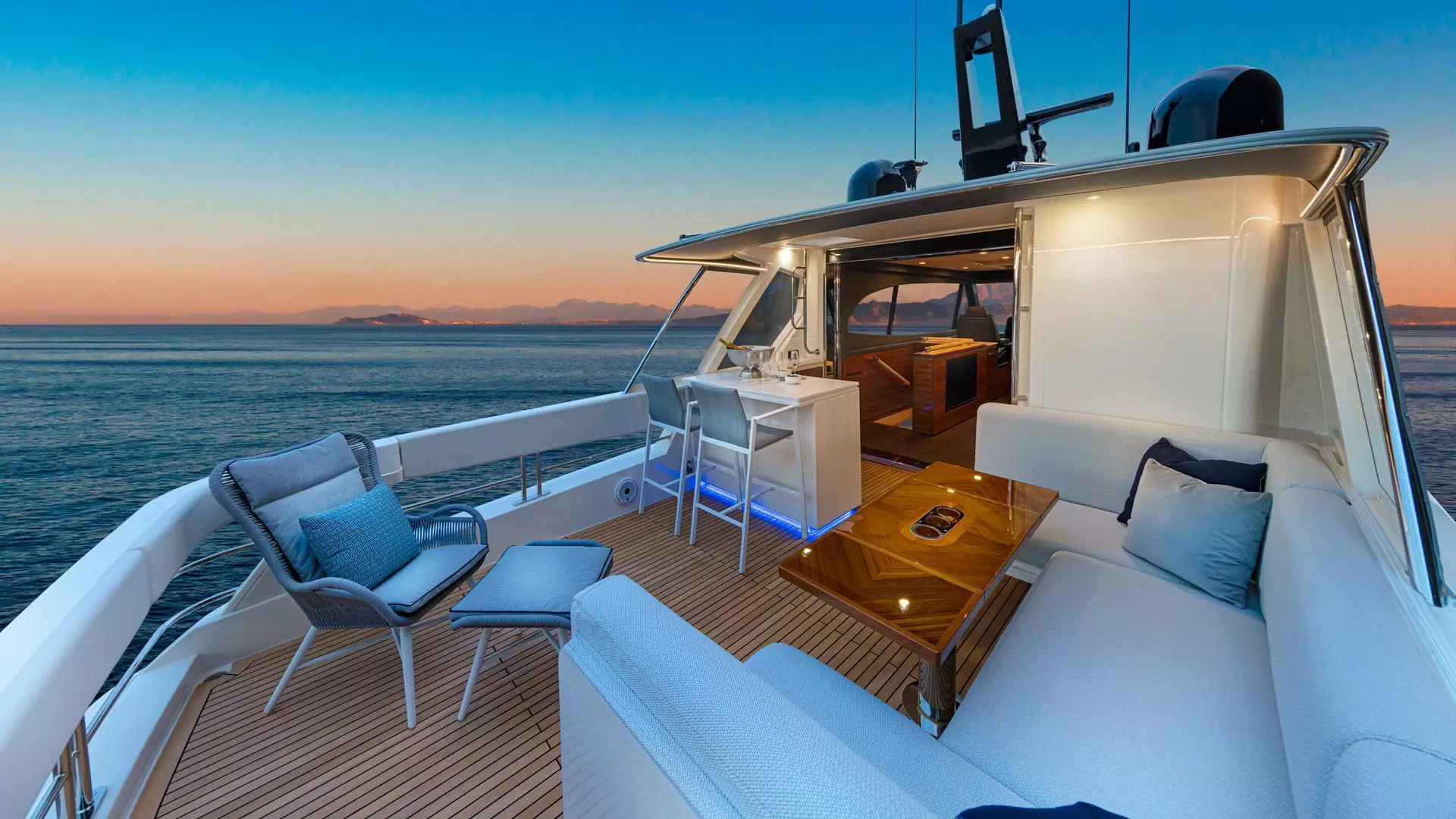 里维埃拉（Riviera）78 MOTOR YACHT