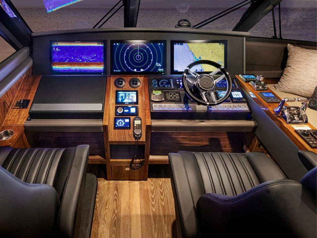 里维埃拉（Riviera）64 SPORTS MOTOR YACHT