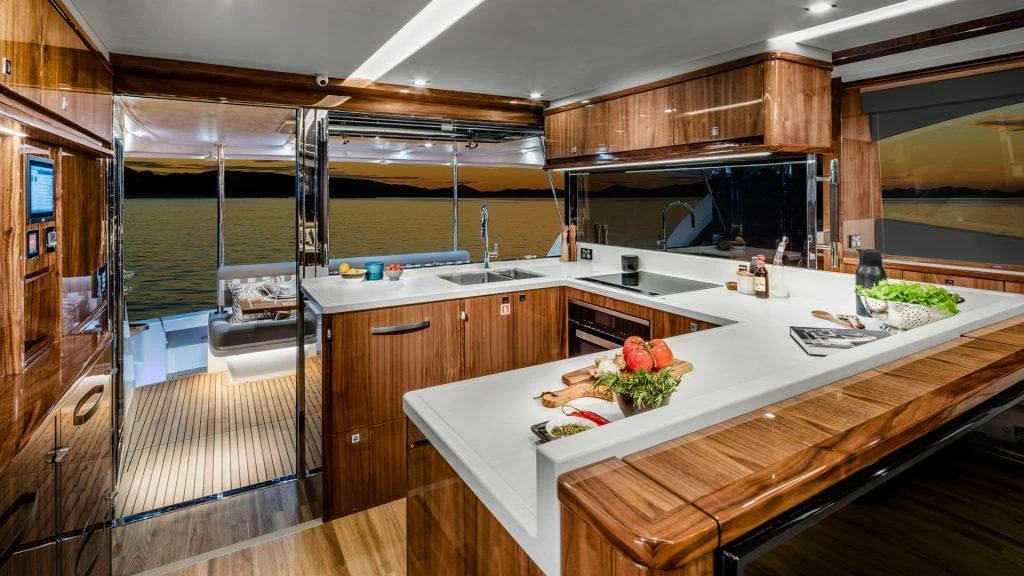 里维埃拉（Riviera）68 SPORTS MOTOR YACHT