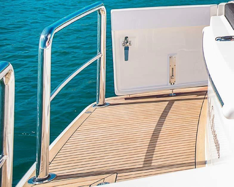 里维埃拉（Riviera）54 ENCLOSED FLYBRIDGE