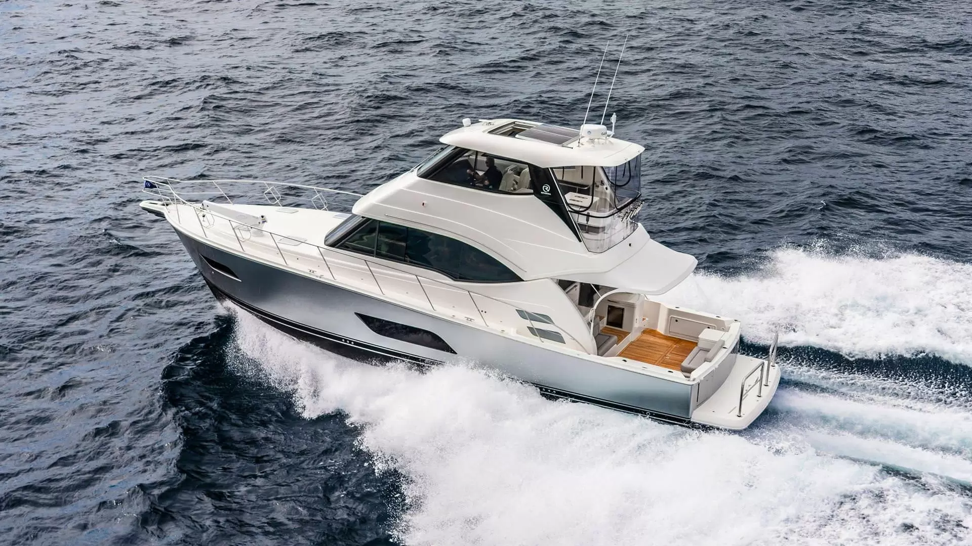 里维埃拉（Riviera）54 ENCLOSED FLYBRIDGE