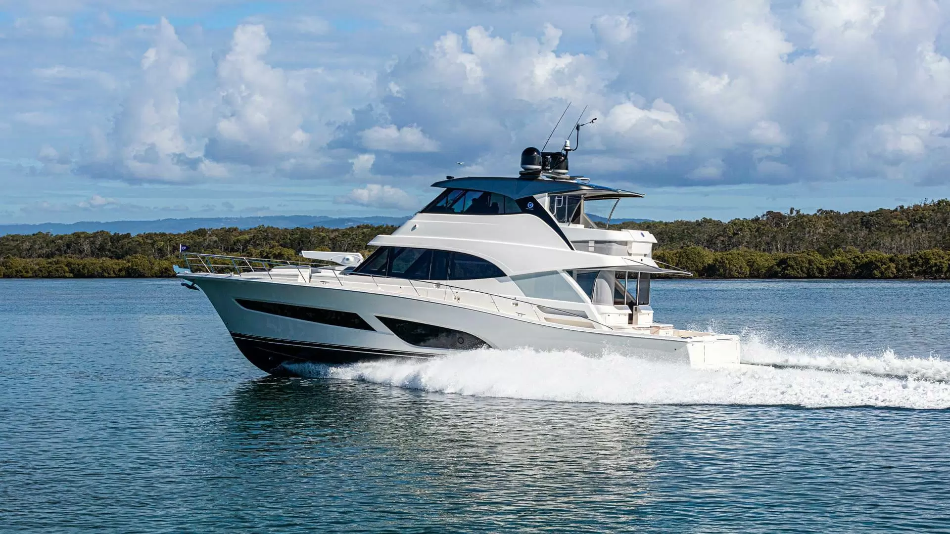 里维埃拉（Riviera）64 SPORTS MOTOR YACHT