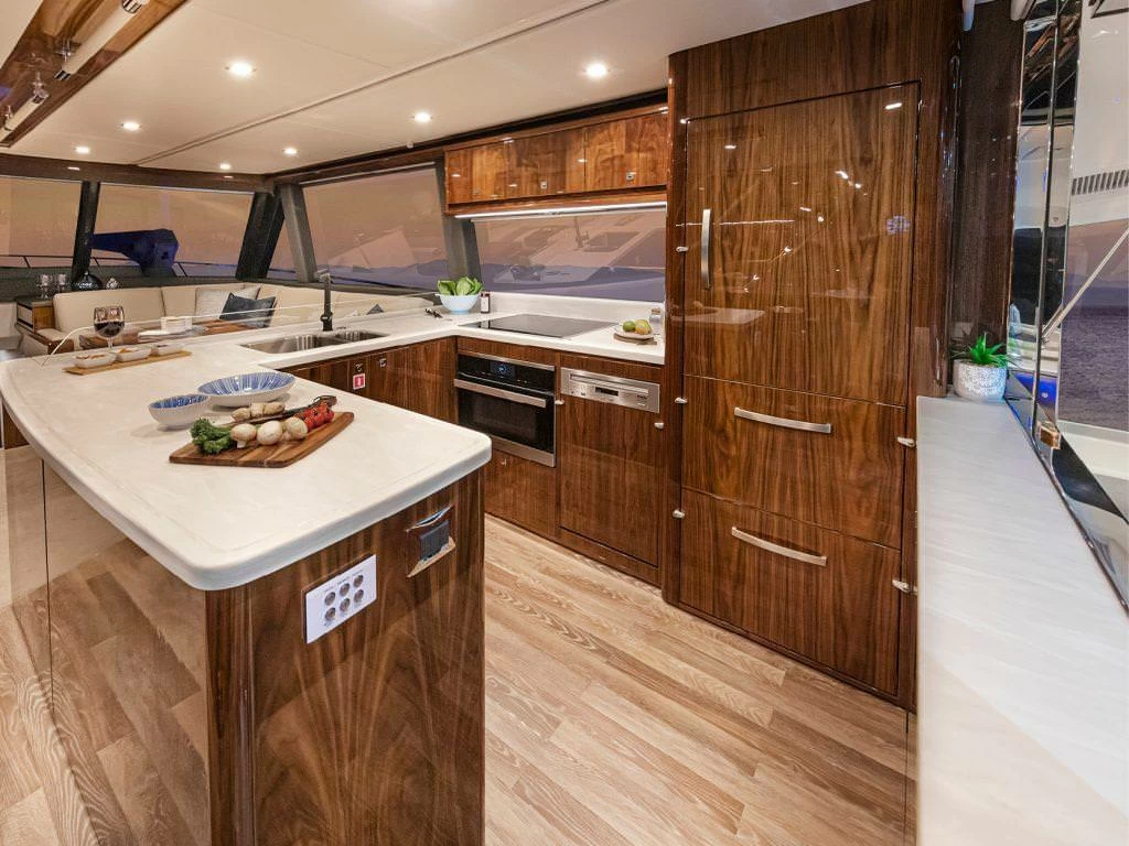 里维埃拉（Riviera）64 SPORTS MOTOR YACHT