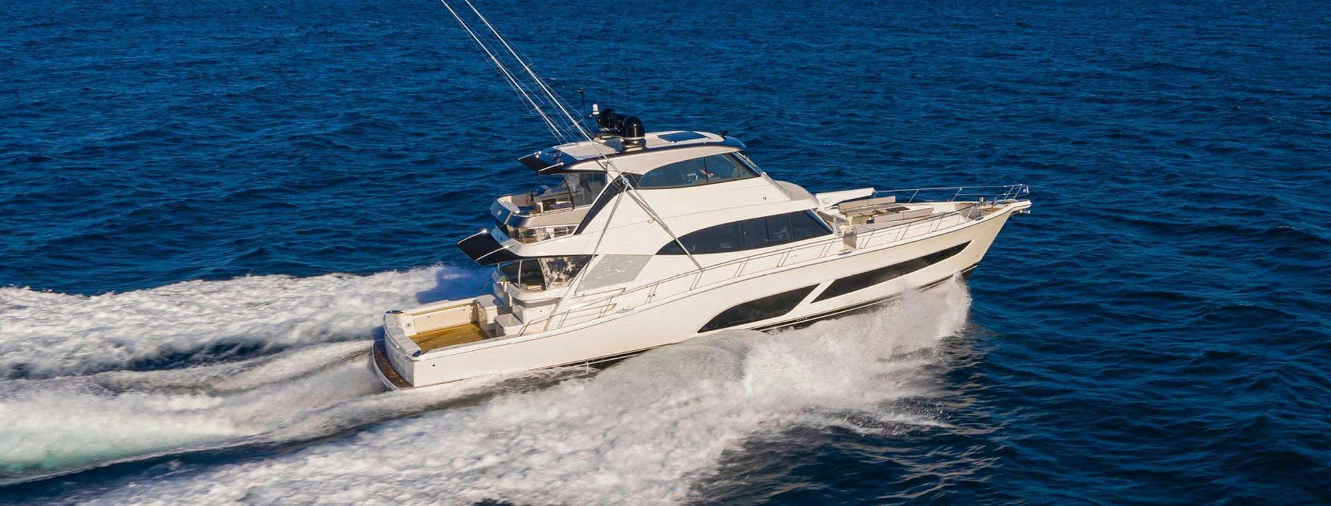 里维埃拉（Riviera）72 SPORTS MOTOR YACHT