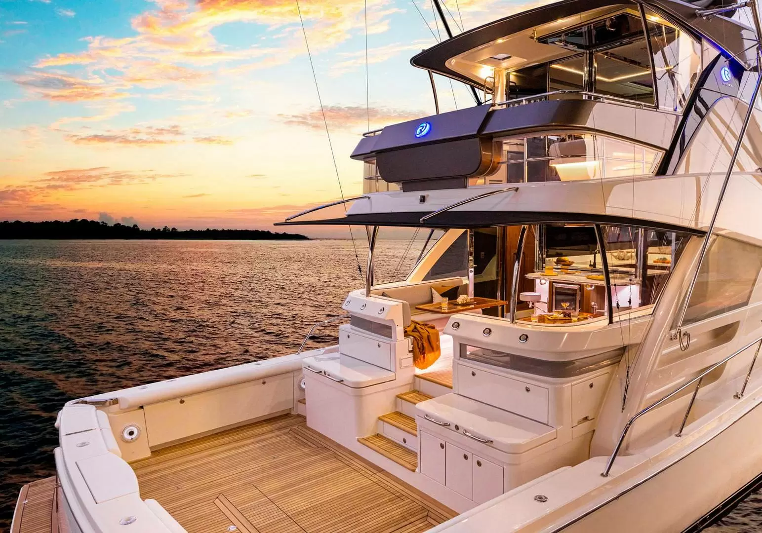 里维埃拉（Riviera）72 SPORTS MOTOR YACHT
