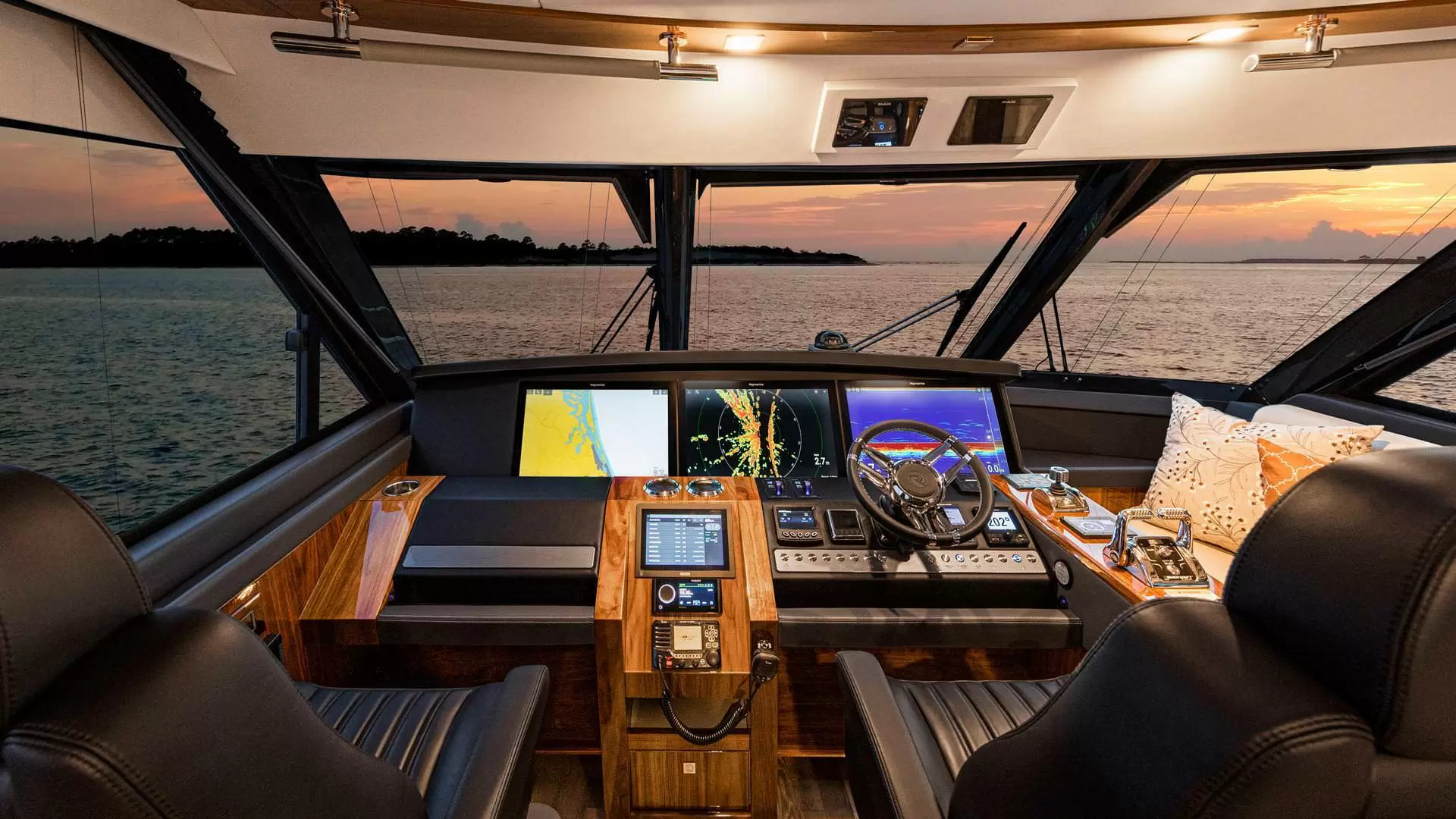 里维埃拉（Riviera）72 SPORTS MOTOR YACHT