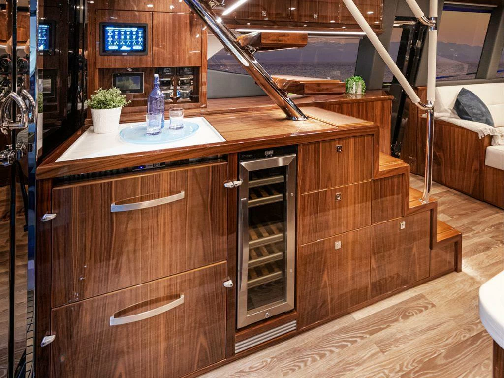 里维埃拉（Riviera）64 SPORTS MOTOR YACHT