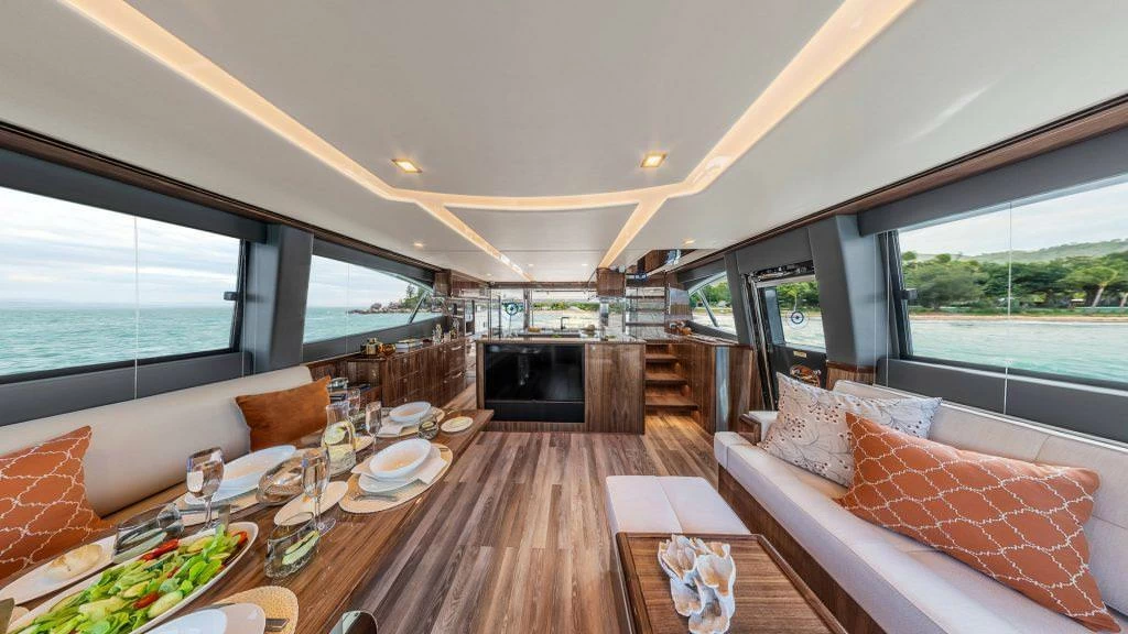 里维埃拉（Riviera）72 SPORTS MOTOR YACHT