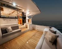 里维埃拉（Riviera）54 ENCLOSED FLYBRIDGE