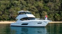 里维埃拉（Riviera）57 ENCLOSED FLYBRIDGE