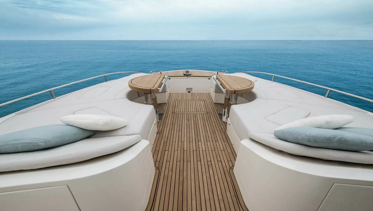 蒙地卡罗（MonteCarlo）MCY 70 skylounge