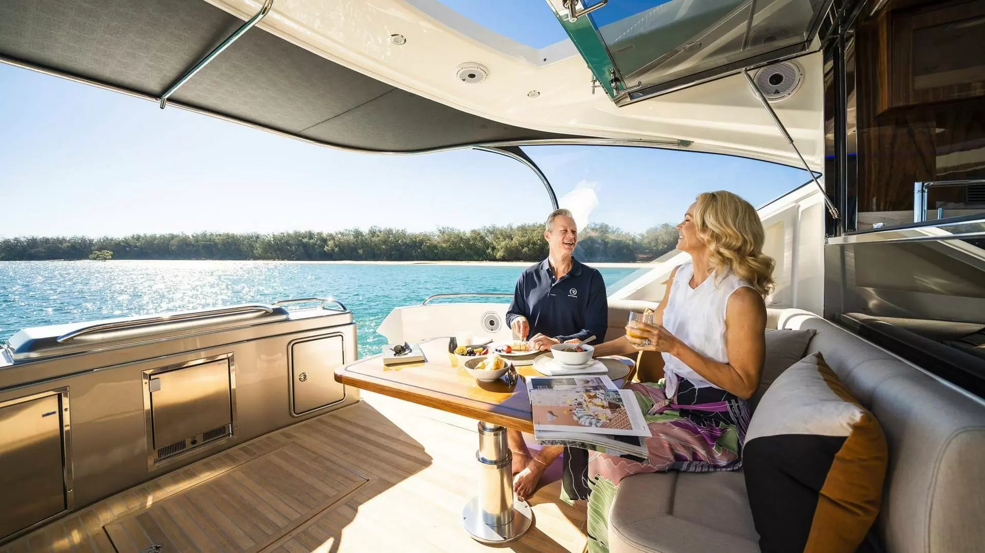 里维埃拉（Riviera）6000 SPORT YACHT PLATINUM EDITION
