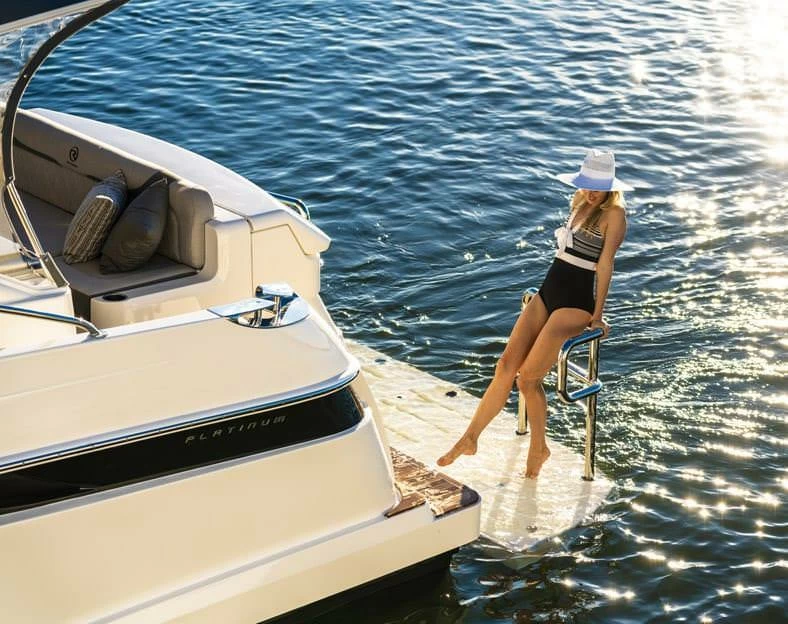 里维埃拉（Riviera）4800 SPORT YACHT SERIES II PLATINUM EDITION