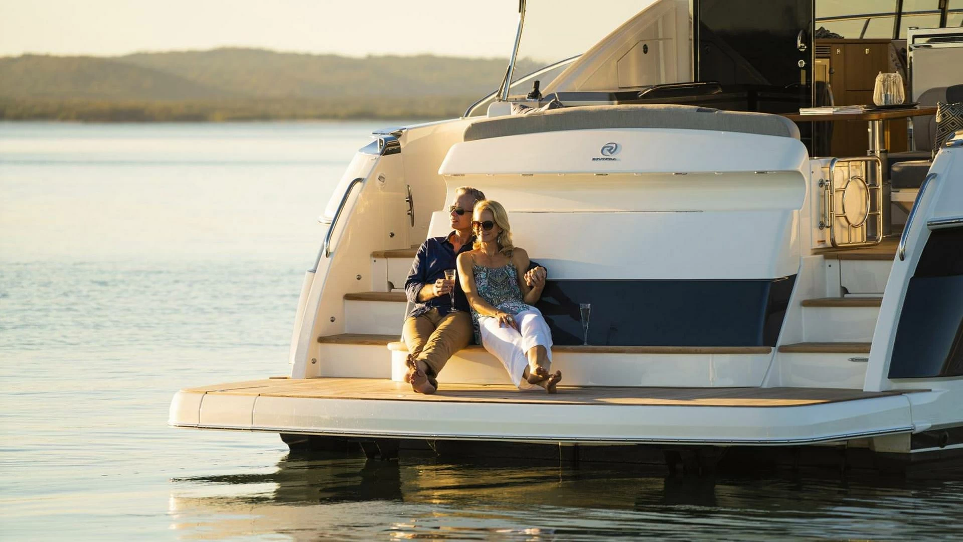 里维埃拉（Riviera）5400 SPORT YACHT PLATINUM EDITION