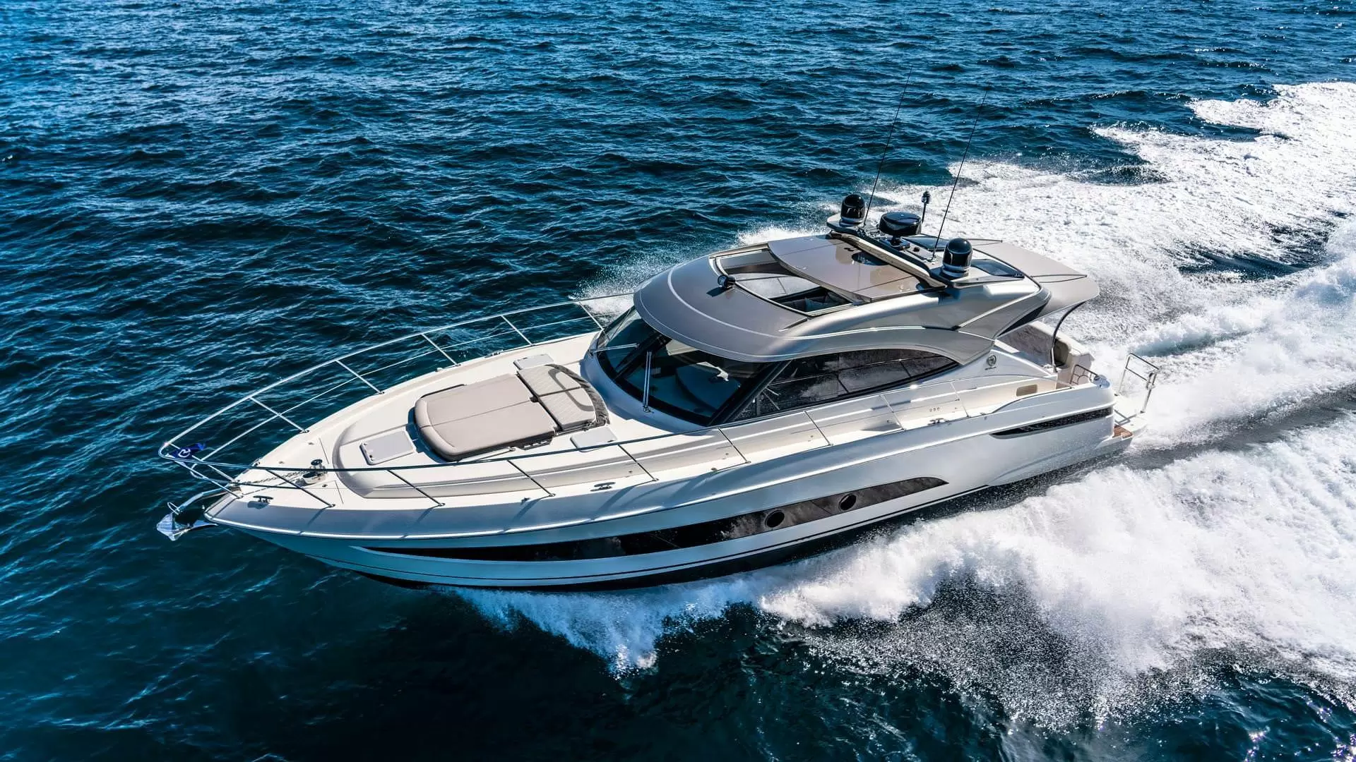 里维埃拉（Riviera）4800 SPORT YACHT SERIES II PLATINUM EDITION