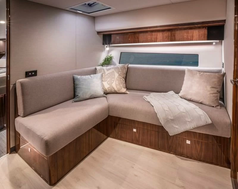 里维埃拉（Riviera）4800 SPORT YACHT SERIES II PLATINUM EDITION