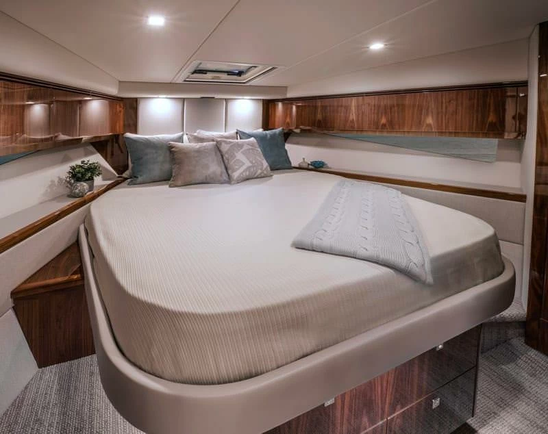 里维埃拉（Riviera）4800 SPORT YACHT SERIES II PLATINUM EDITION