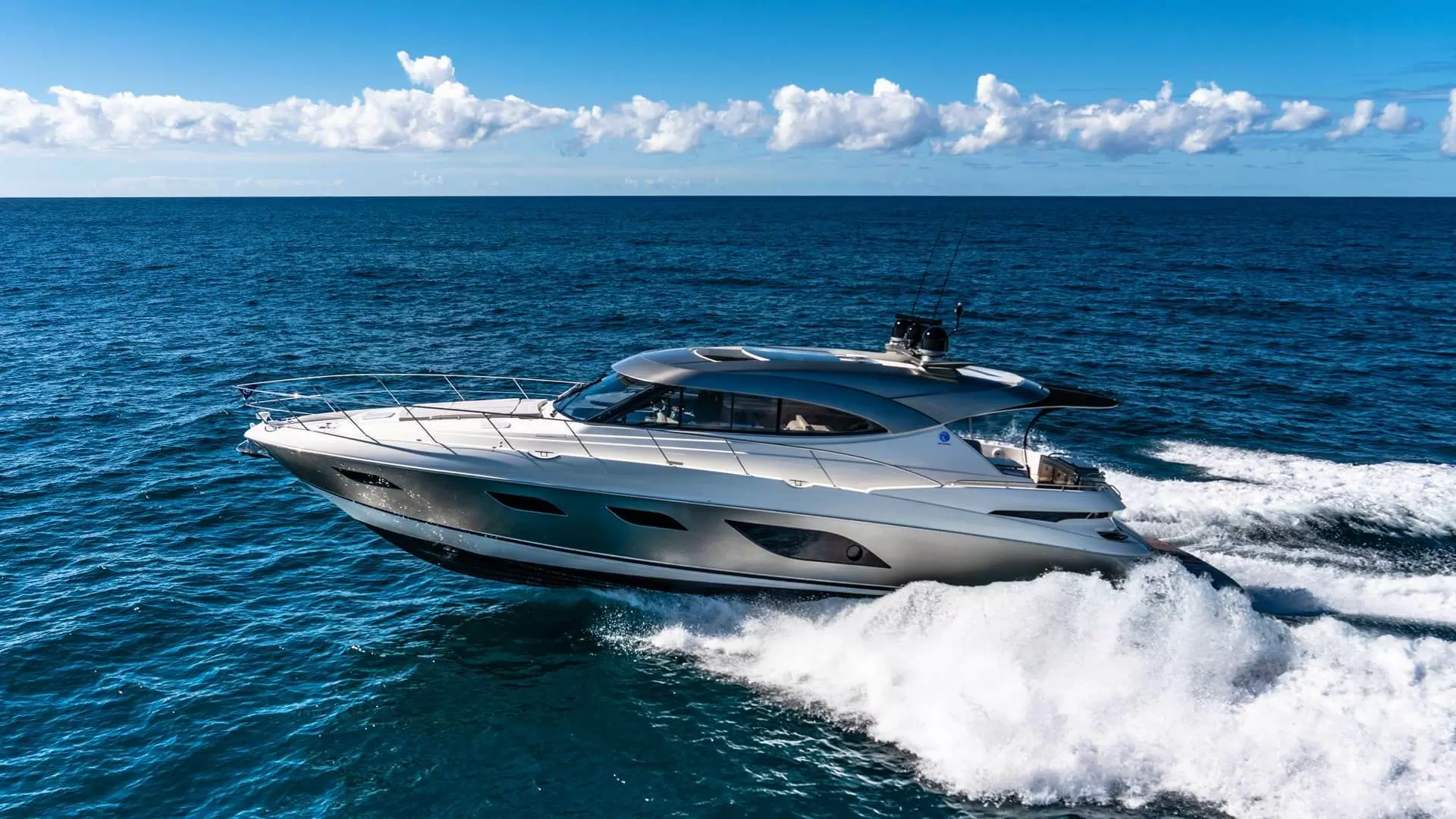里维埃拉（Riviera）6000 SPORT YACHT PLATINUM EDITION
