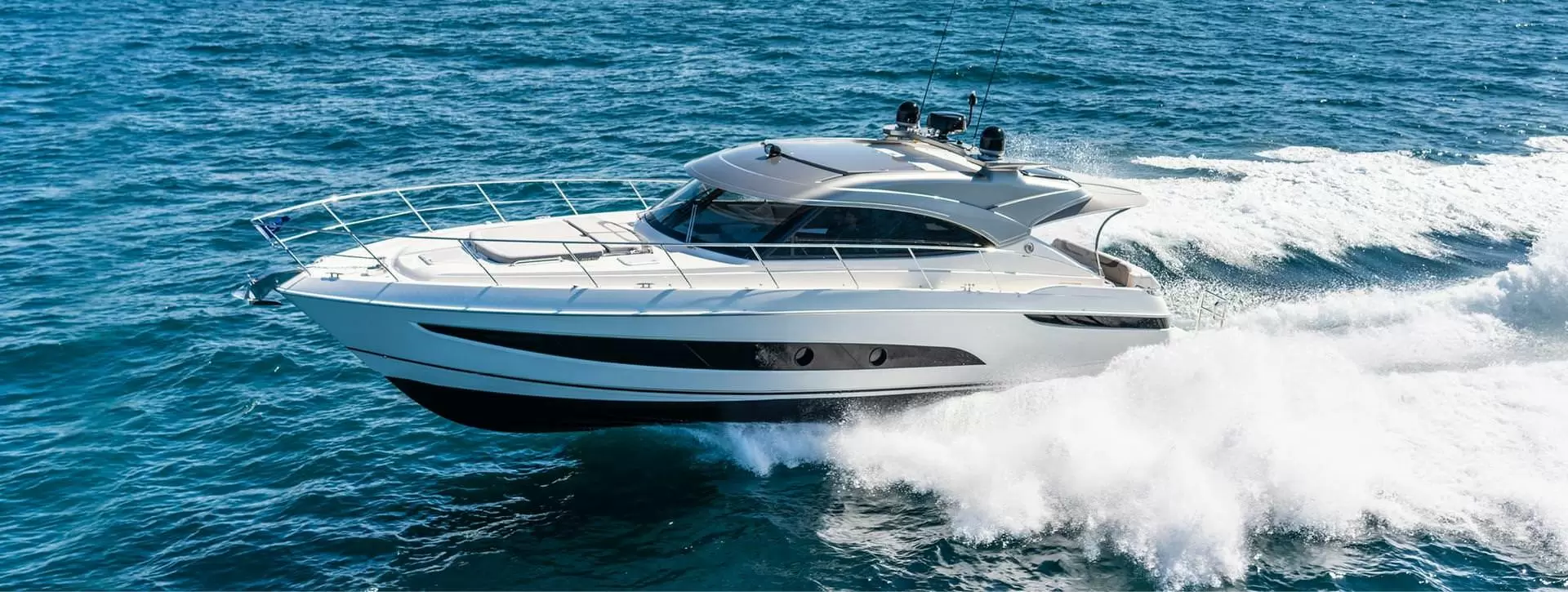 里维埃拉（Riviera）4800 SPORT YACHT SERIES II PLATINUM EDITION