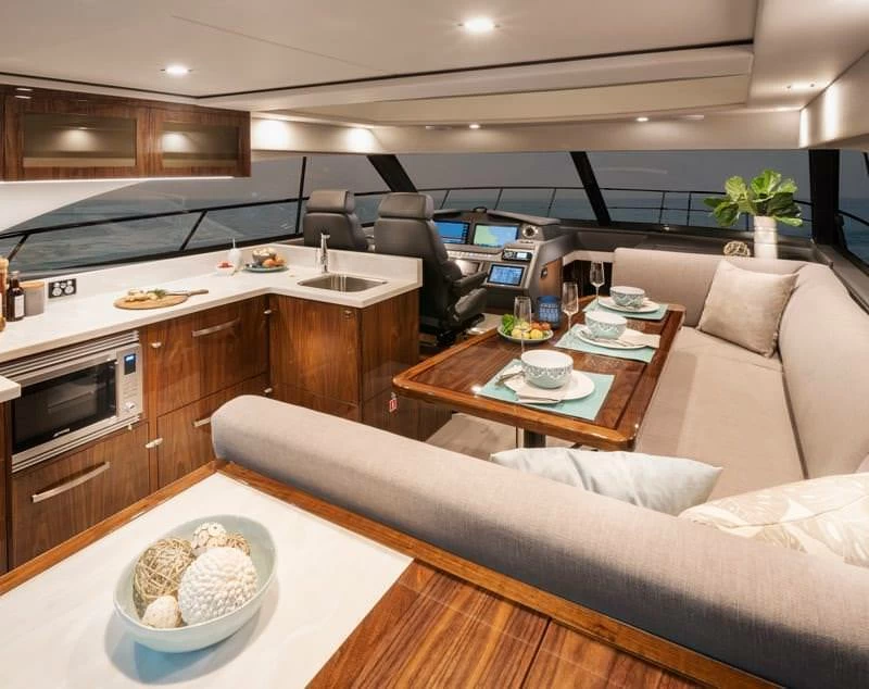 里维埃拉（Riviera）4800 SPORT YACHT SERIES II PLATINUM EDITION